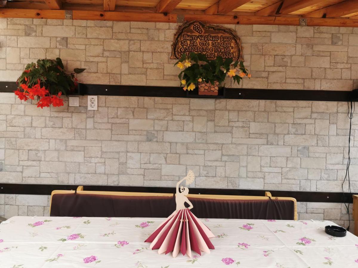Rose Valley Guest House Kazanluk Bagian luar foto