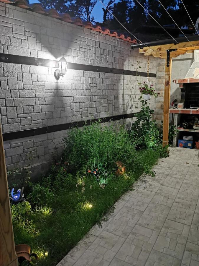 Rose Valley Guest House Kazanluk Bagian luar foto