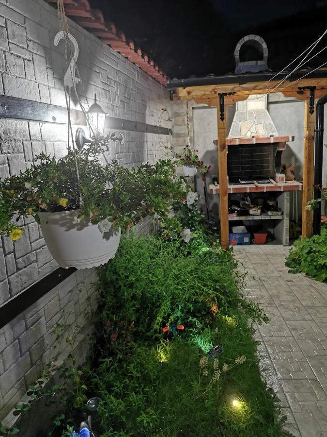 Rose Valley Guest House Kazanluk Bagian luar foto