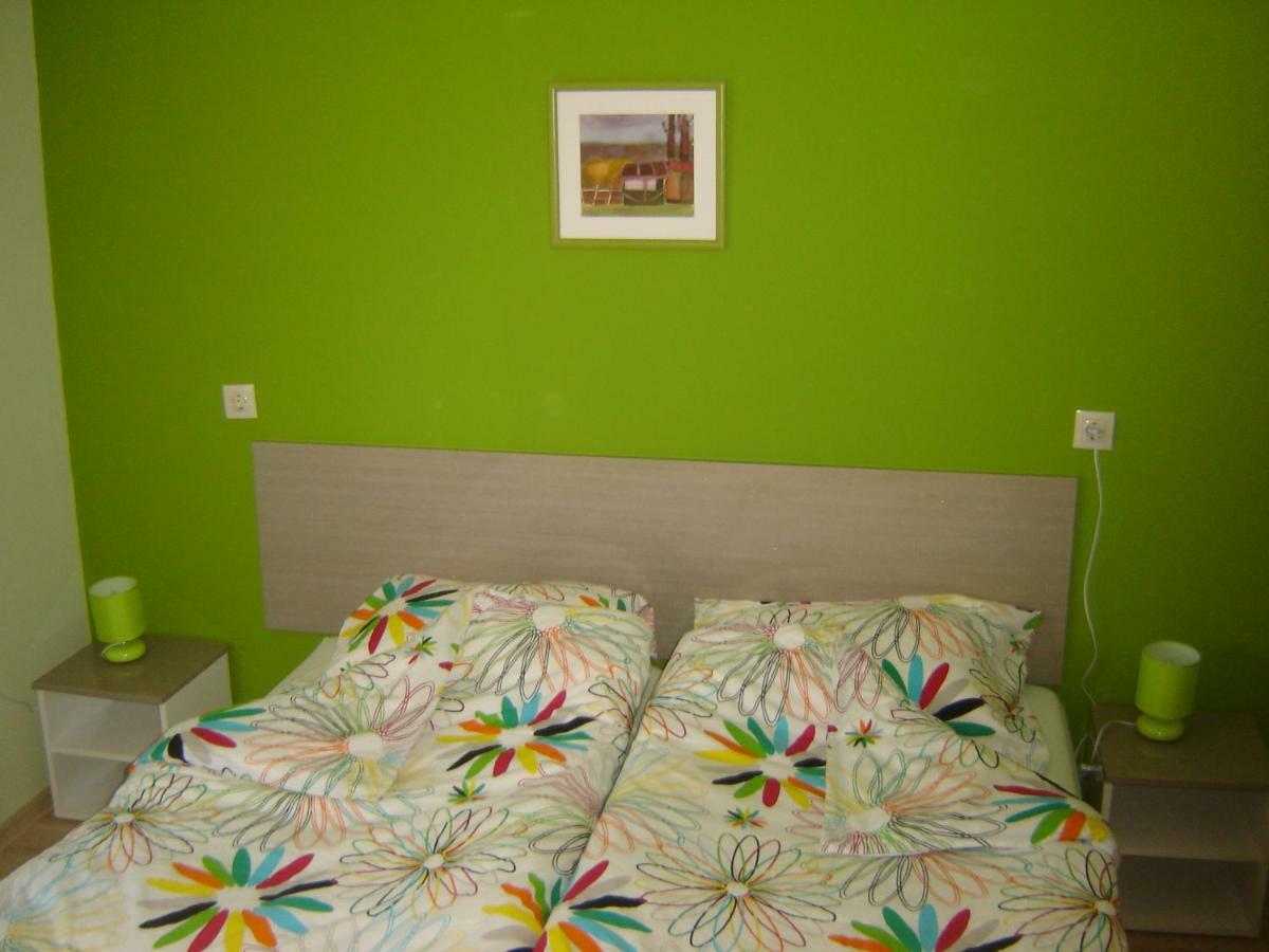 Rose Valley Guest House Kazanluk Bagian luar foto